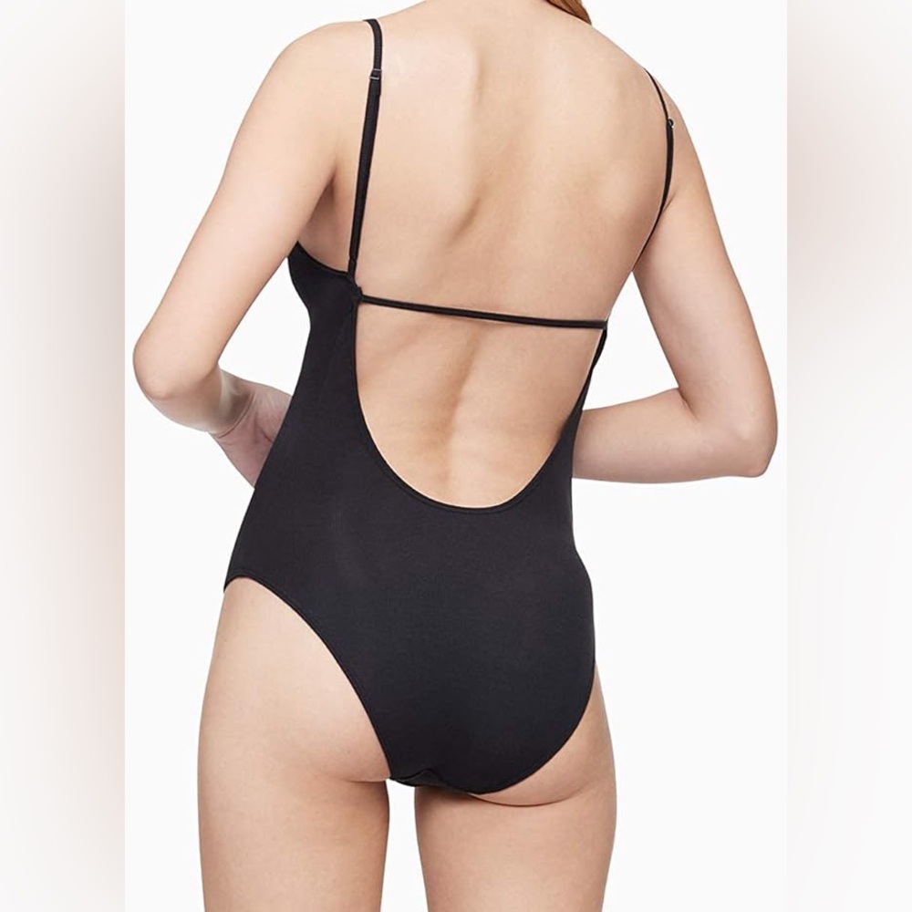 ⭐️ Calvin Klein Low Back Ribbed Bodysuit - Picture 5 of 10